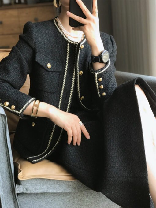 Classic Style Tweed Skirt Suit - Image 6