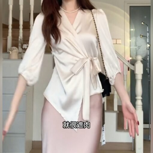 Slimming Waist Trimming Versatile V-neck Half Sleeves Elegant Satin Top For Women - Imagen 6