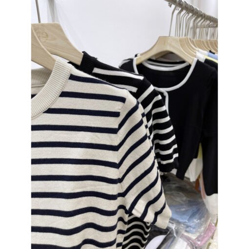 Vapetix One size fits all-One size fits all  Summer New Arrival Sweater Women's Short-sleeved T-shirt 2025 Loose Thin Striped Ice Silk Top Trend - Obrázek 9