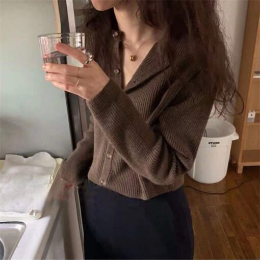 Retro Crew Neck Hong Kong Flavor Knitted Cardigan Top - Image 8