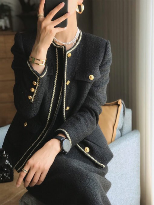 Classic Style Tweed Skirt Suit - Image 4