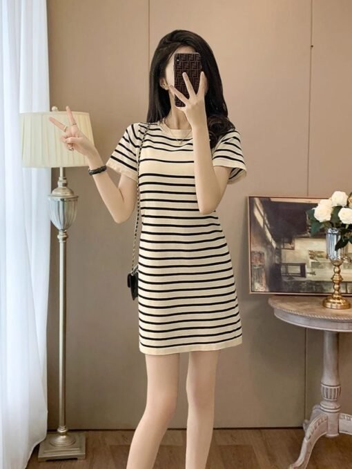 Vapetix Universal code-Universal code  Small striped knitted dress for women in summer, super high-end and beautiful temperament, slim and - Imagen 2