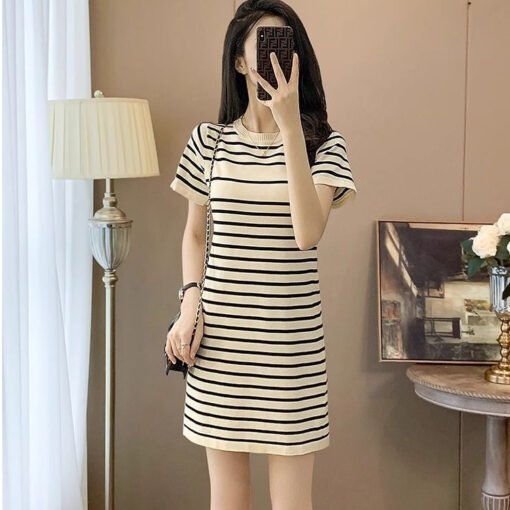Vapetix Universal code-Universal code  Small striped knitted dress for women in summer, super high-end and beautiful temperament, slim and - Imagen 5