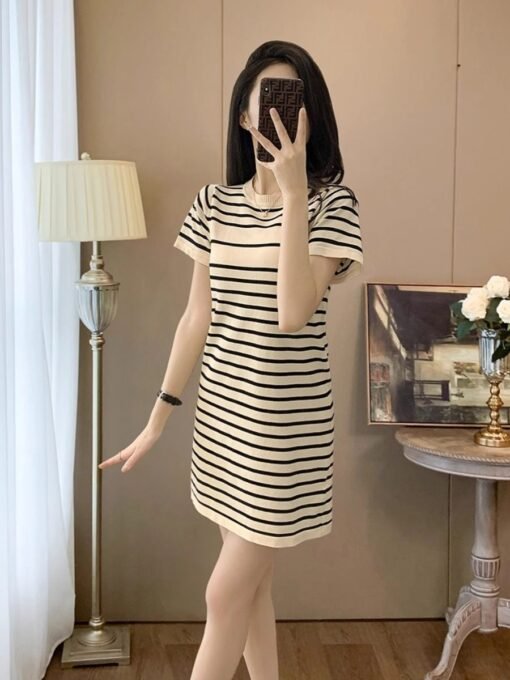 Vapetix Universal code-Universal code  Small striped knitted dress for women in summer, super high-end and beautiful temperament, slim and - Imagen 3