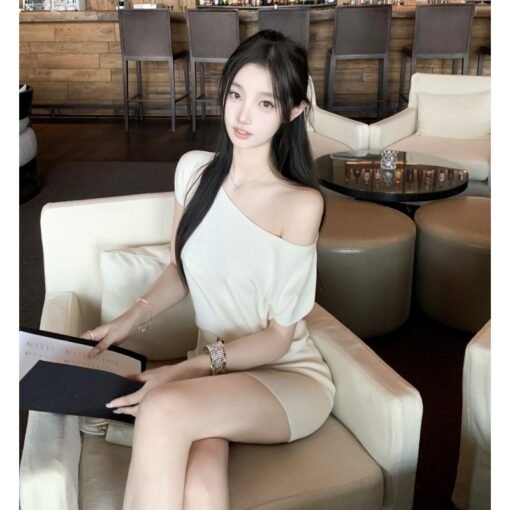 Vapetix Free Size-Free Size  French-Style Sloping Shoulder Short-Sleeve Knit Dress for Women - 2025 Summer New Arrival, Pure Des