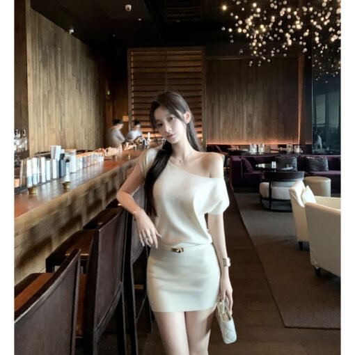 Vapetix Free Size-Free Size  French-Style Sloping Shoulder Short-Sleeve Knit Dress for Women - 2025 Summer New Arrival, Pure Des - Obrázek 3