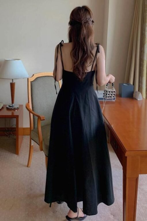 Vapetix S-M  French temperament cross V-neck waist-hugging slim solid color sleeveless suspender dress long skir