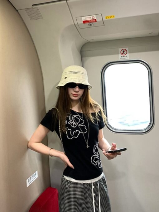 Vapetix S-XL  40 fine cotton black three-dimensional flower slant shoulder short sleeve T design pure desire temp - 图片 3