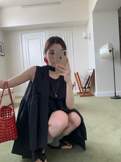 Vapetix Free Size-Free Size  Photographed Korean-style sleeveless bubble top with neck tie and wash straight-leg jeans set - Afbeelding 3
