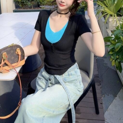 Vapetix Free Size-Free Size  Women's Short Sleeve Summer 2025 New Collarless V-Neck Knit Top with Contrast Color Splicing, Slimm – Bild 5