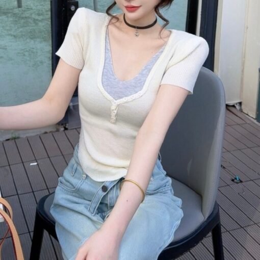 Vapetix Free Size-Free Size  Women's Short Sleeve Summer 2025 New Collarless V-Neck Knit Top with Contrast Color Splicing, Slimm – Bild 7