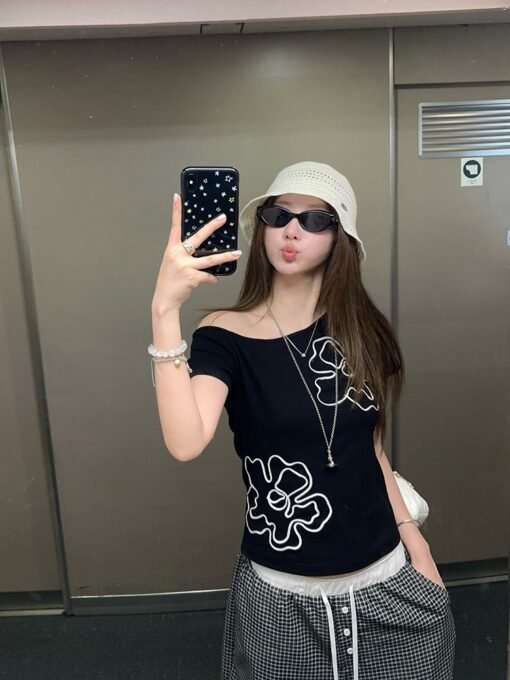 Vapetix S-XL  40 fine cotton black three-dimensional flower slant shoulder short sleeve T design pure desire temp - 图片 5