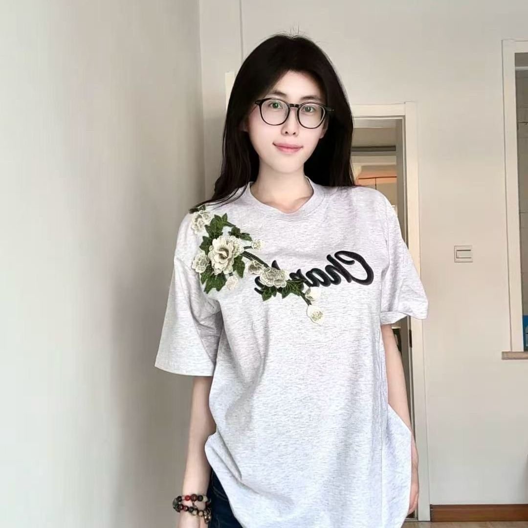 Vapetix M-2XL Women's 220g Refined Cotton Short Sleeve T-shirt with Embroidery and Print, featuring 2-Bead Needle