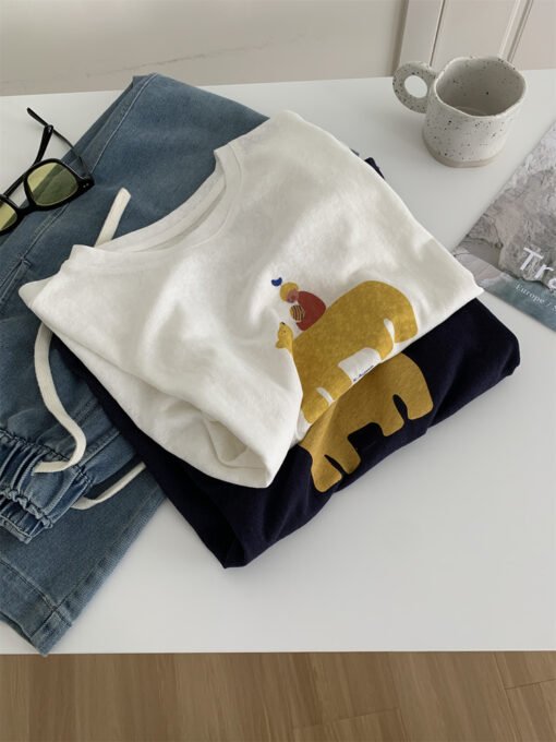 Vapetix Free Size-Free Size  Korean Version Lightweight Faux Suede Texture Polar Bear Print T-Shirt for Women, Drooping Cartoon – Bild 3