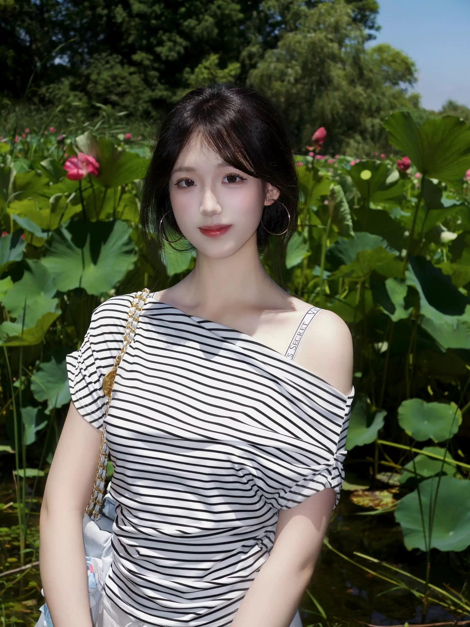 Vapetix S-XL Guangzhou dyed stripe fabric one-shoulder short-sleeved T-shirt women's summer new style slim-fit t