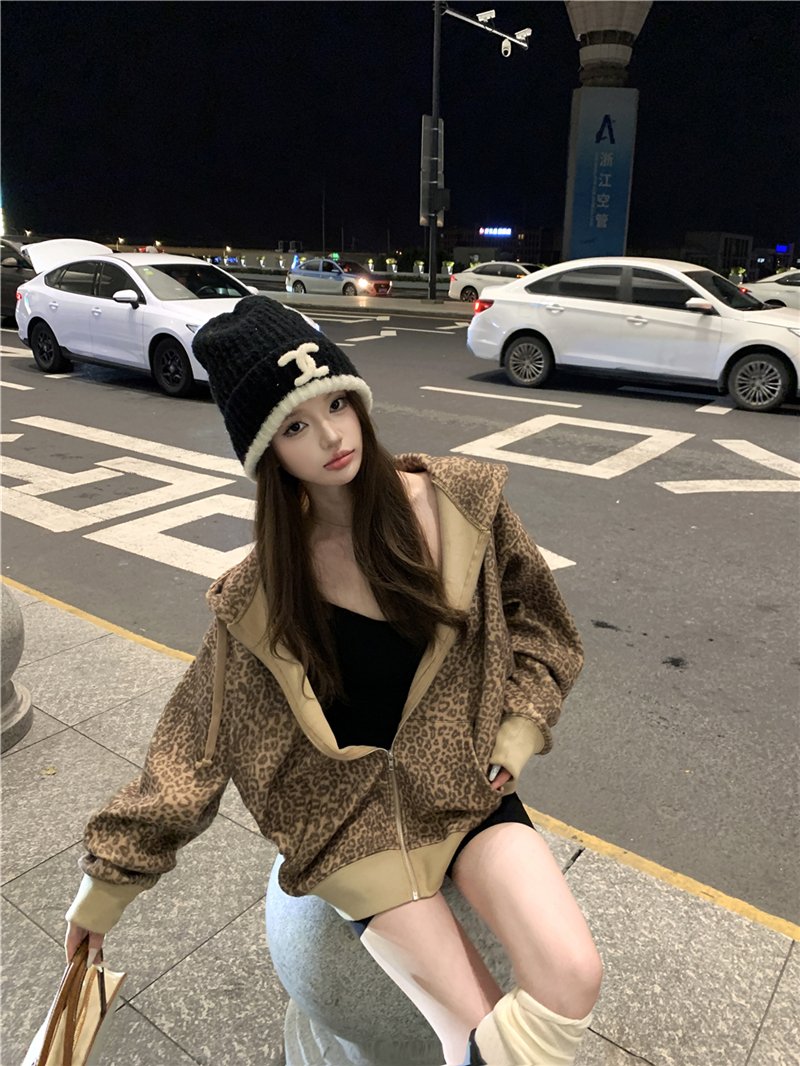 Vapetix S-L Women's Cap Sleeve Leopard Print Puffer Jacket – Bild 2