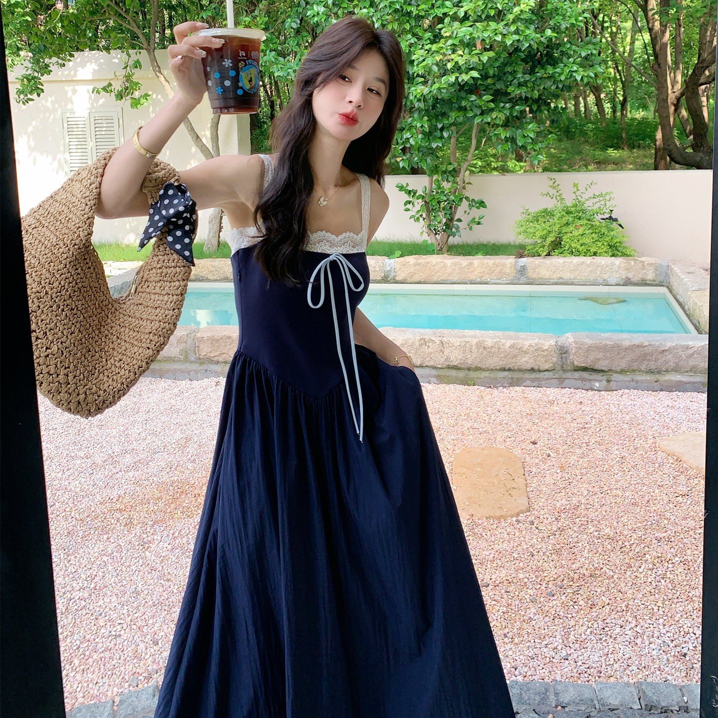 Vapetix S-XL Elegant navy blue strapless maxi dress with a Hepburn-style, flowing design, showcasing a new high- – Bild 2