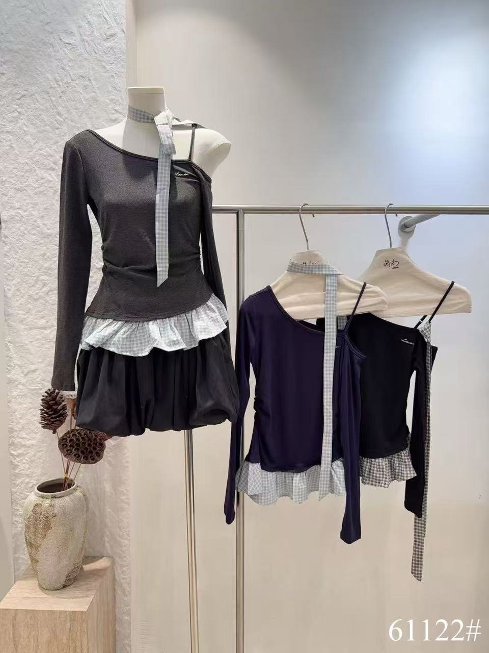 Vapetix Free Size-Free Size The Thirteen Lines 2025 Autumn New Irregular Checkered Stitching Long-Sleeve T-Shirt for Women with – Bild 3