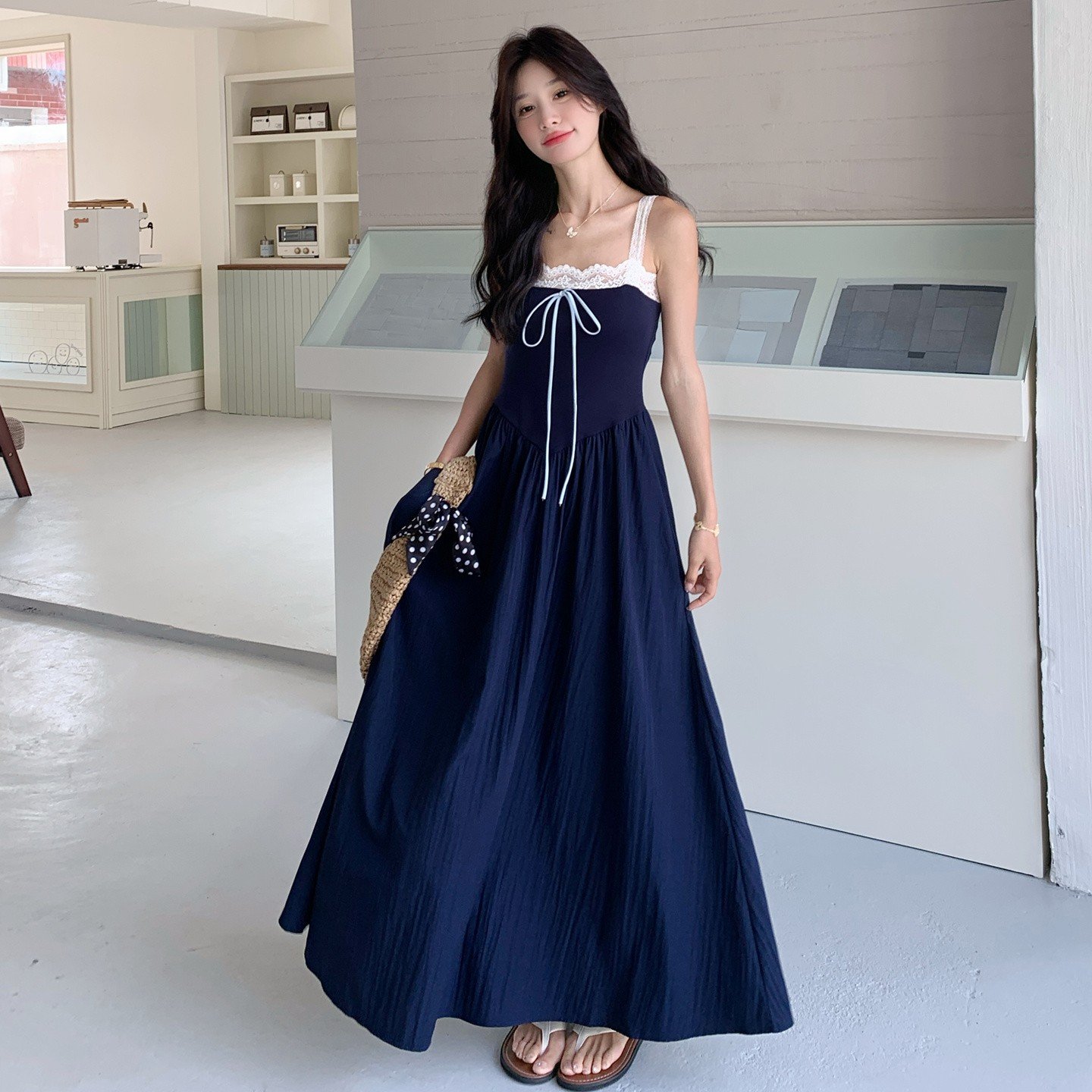 Vapetix S-XL Elegant navy blue strapless maxi dress with a Hepburn-style, flowing design, showcasing a new high- – Bild 4