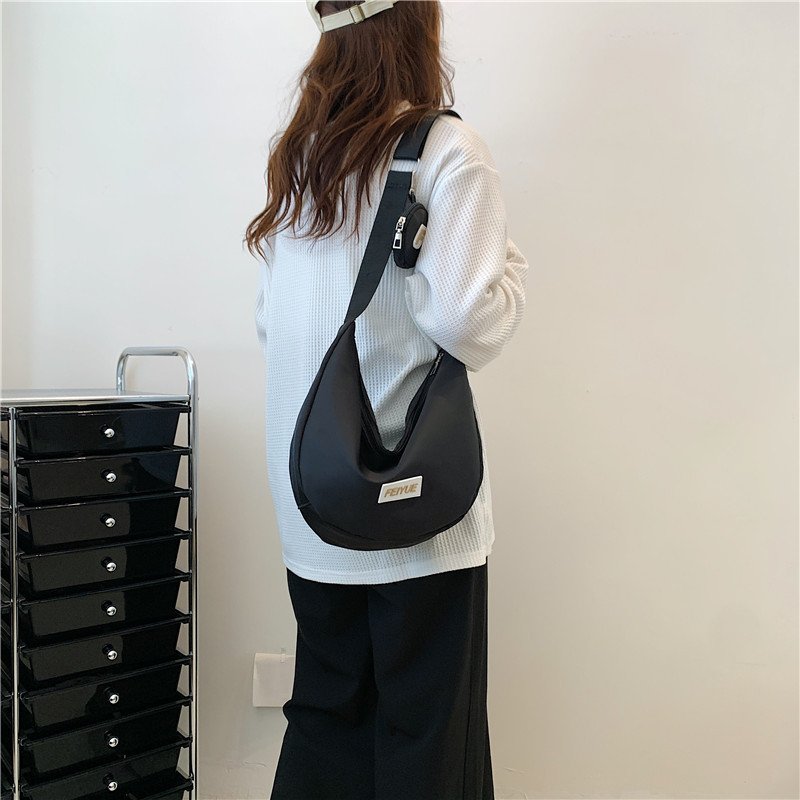 Vapetix Free Size-Free Size Korean-style large-capacity nylon single-shoulder bag, 2022 new design crossbody bag, underarm bag, - 图片 3