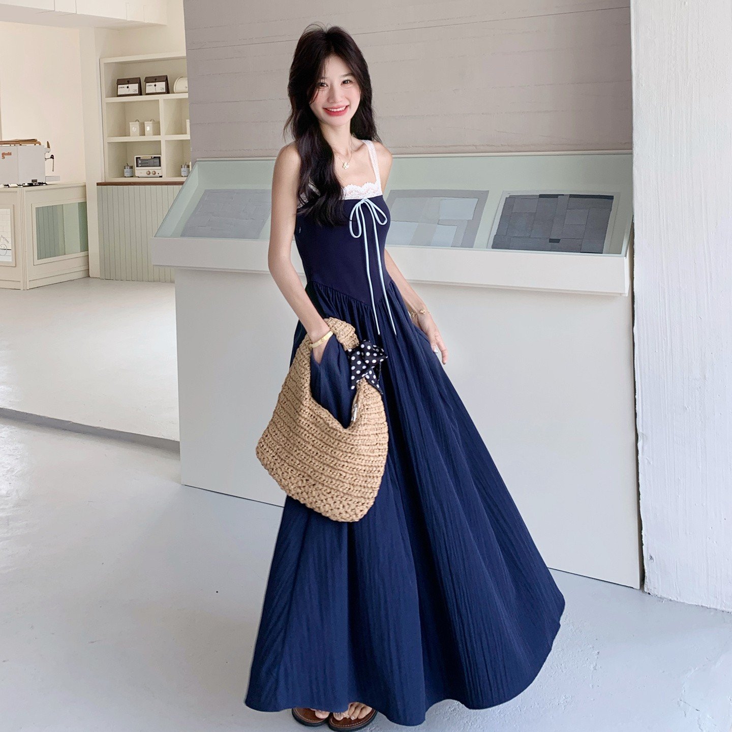 Vapetix S-XL Elegant navy blue strapless maxi dress with a Hepburn-style, flowing design, showcasing a new high- – Bild 5