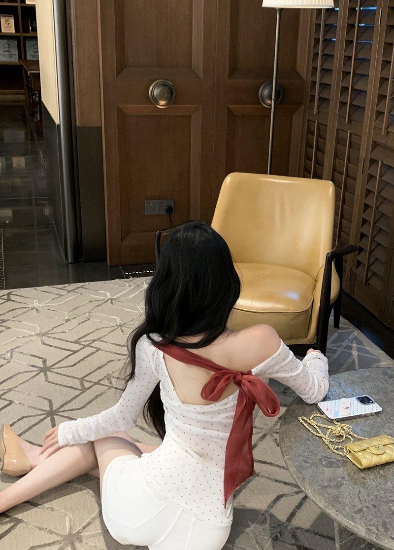 Vapetix Free Size-Free Size Original Photograph Pure Desire Blush Sleeveless T-Shirt with Off-the-Shoulder Heart Print, Backles – Bild 2