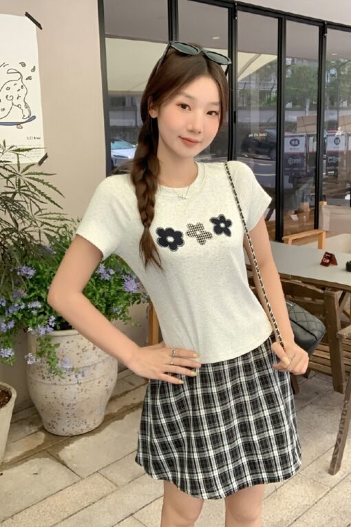 Vapetix S-XL  Women's 2025 Summer New Square Collar Short Sleeve T-Shirt with Gray Flocked Embroidery, Stylish To – Bild 2