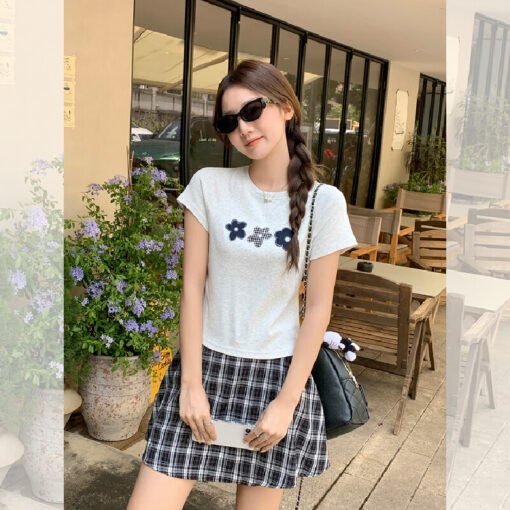 Vapetix S-XL  Women's 2025 Summer New Square Collar Short Sleeve T-Shirt with Gray Flocked Embroidery, Stylish To – Bild 4