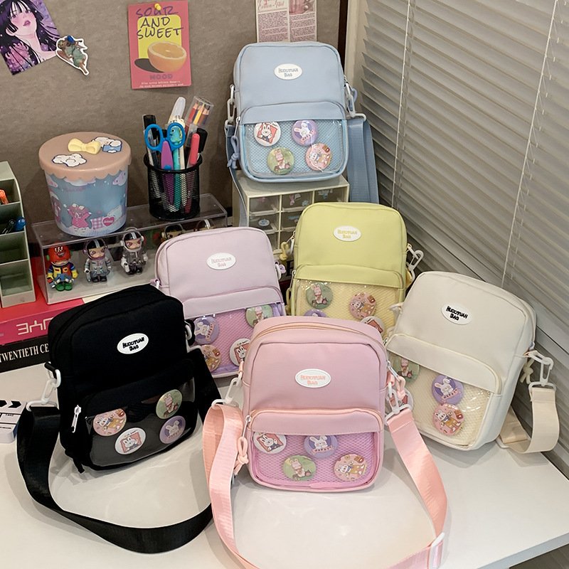 Vapetix Without a badge-With 4 badges (patterns random) Japanese-style cute cartoon transparent single-shoulder bag, solid-color Mori girl soft-girly bag f – Bild 2