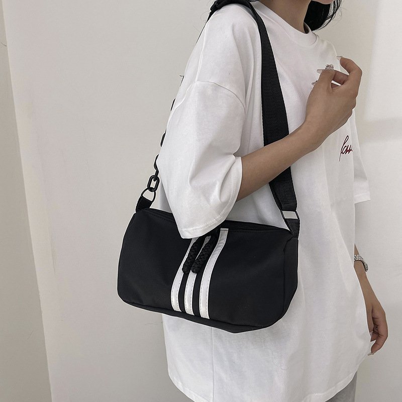 Vapetix Free Size-Free Size Crossbody Pillow Bag Trendy 2024 New Elegant Shoulder Bag Casual Fashion Personality Hip Bag Women - 图片 4