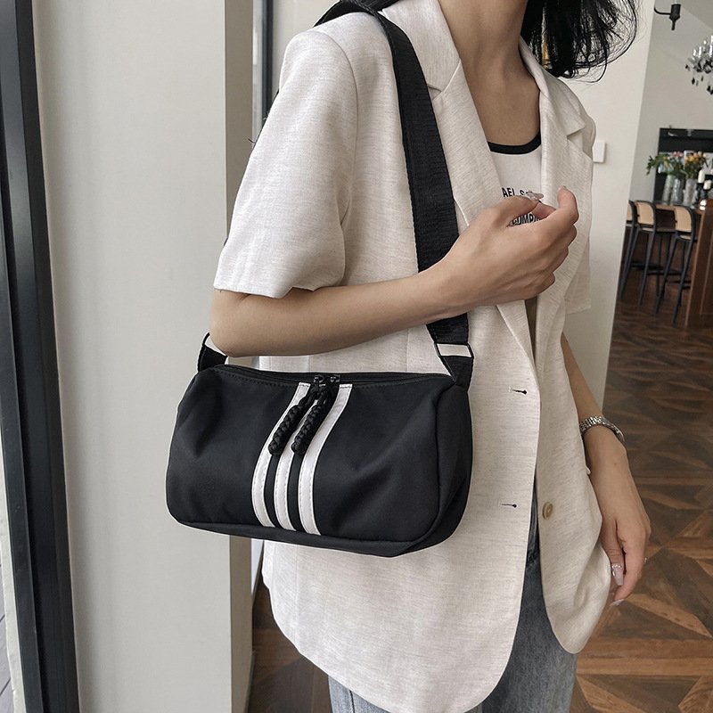 Vapetix Free Size-Free Size Crossbody Pillow Bag Trendy 2024 New Elegant Shoulder Bag Casual Fashion Personality Hip Bag Women - 图片 6