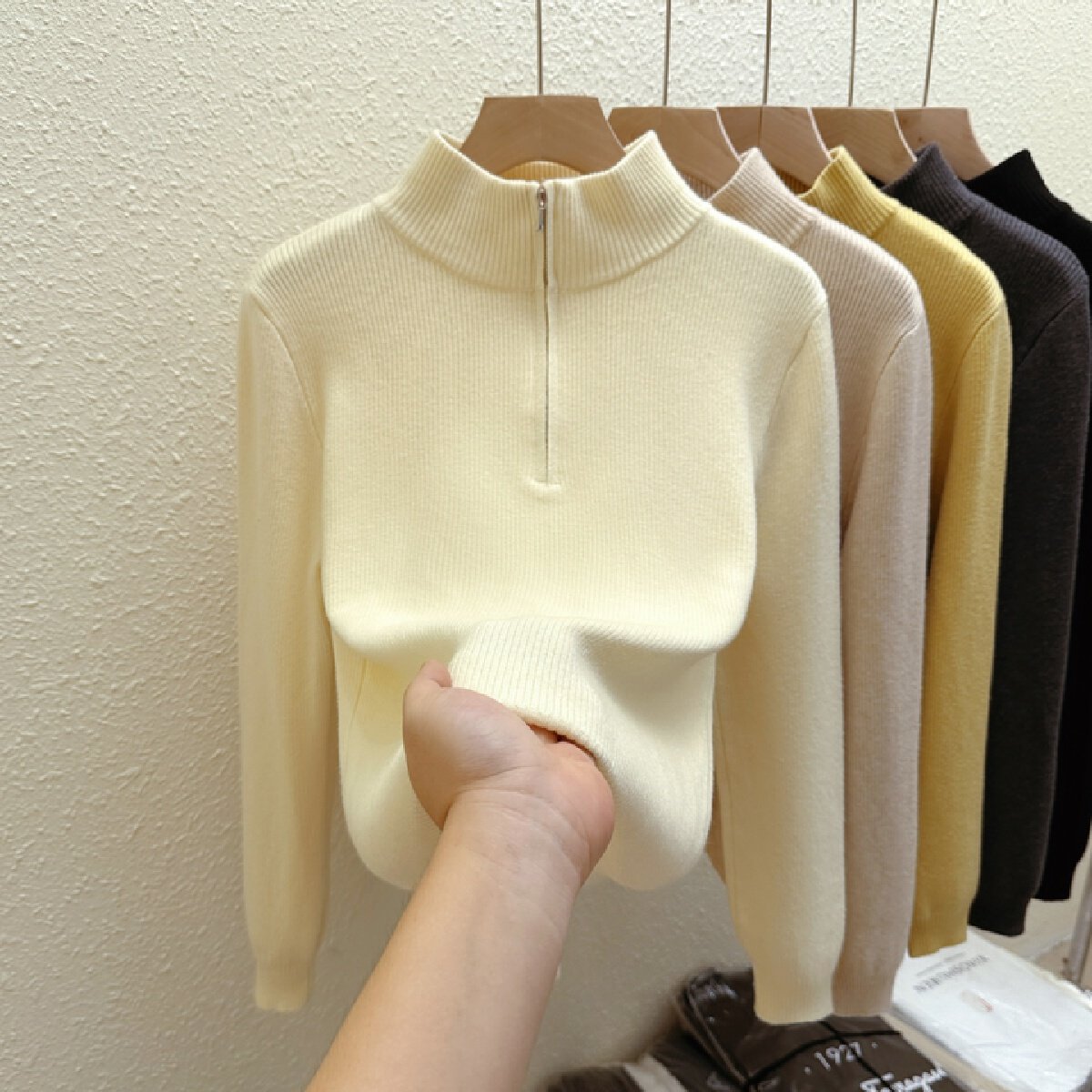 Vapetix Free Size-Free Size Real-shot Fleece-Integrated Mock-Neck Zip-Up Knit Sweater for Women – Thickened & Padded Fall/Winte