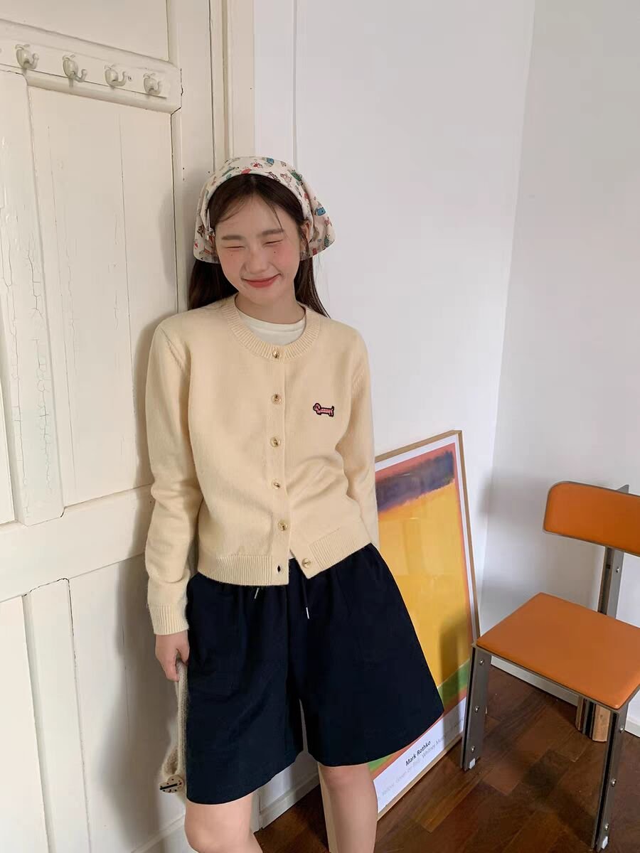 Vapetix Free Size-Free Size Women's Autumn/Winter New Single-Breasted Knit Cardigan with Puppy Embroidery Soft and Fluffy Outwe – Bild 3