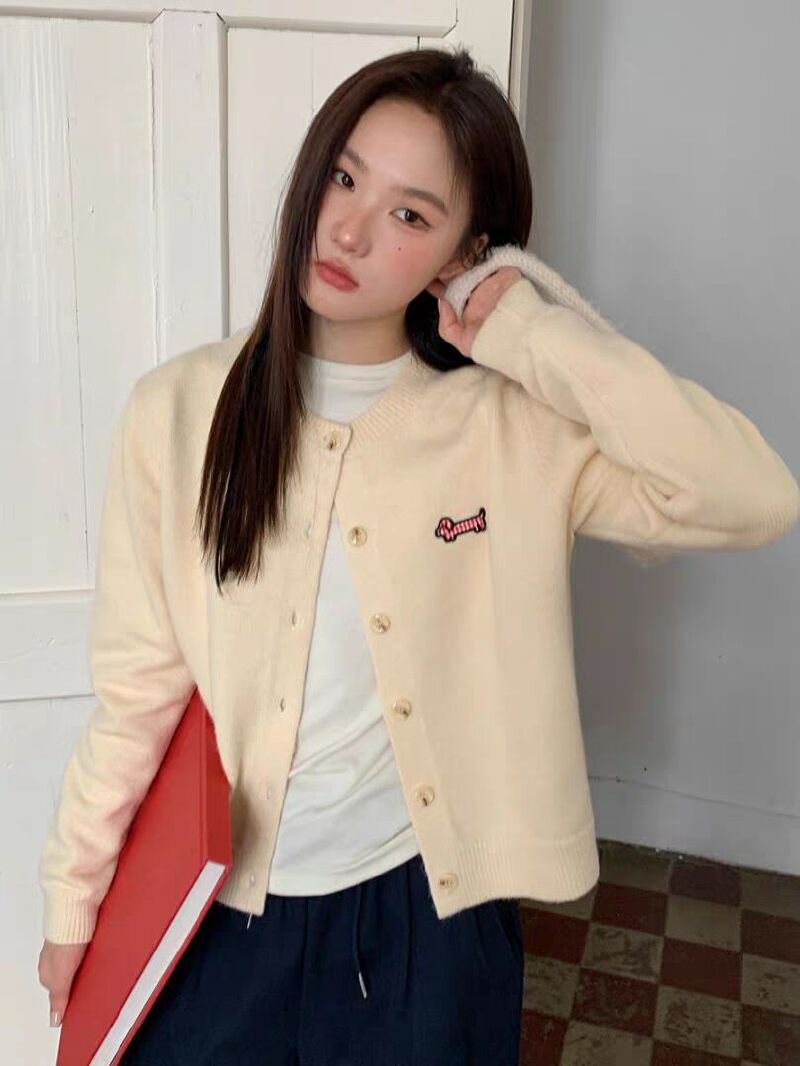 Vapetix Free Size-Free Size Women's Autumn/Winter New Single-Breasted Knit Cardigan with Puppy Embroidery Soft and Fluffy Outwe – Bild 4