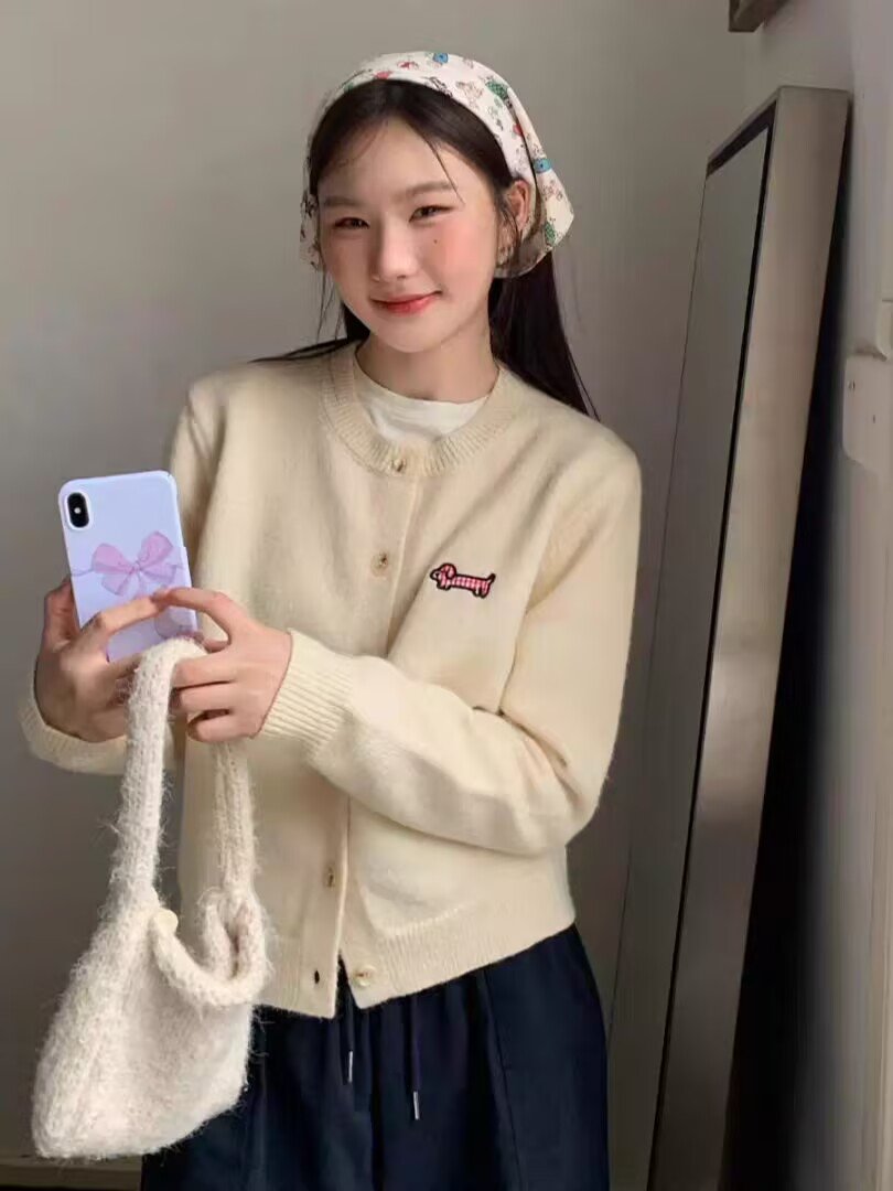 Vapetix Free Size-Free Size Women's Autumn/Winter New Single-Breasted Knit Cardigan with Puppy Embroidery Soft and Fluffy Outwe – Bild 9